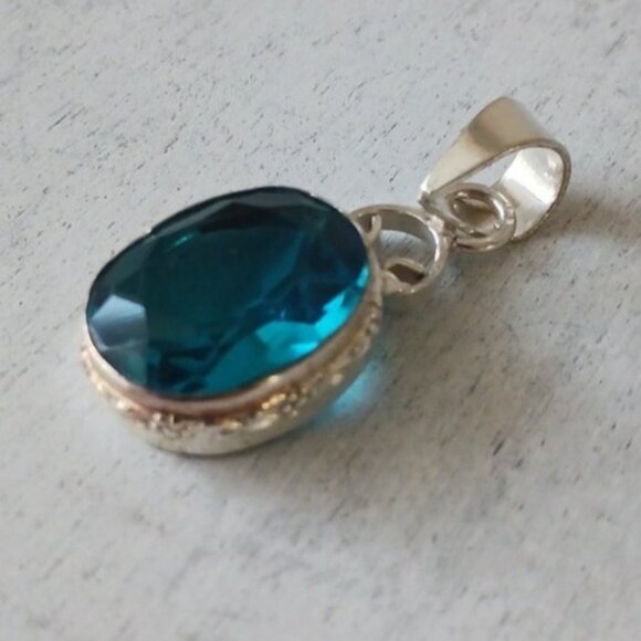 Sterling Silver Pendant Faceted Fx Blue Topaz Quartz Glass - Picture 1 of 13